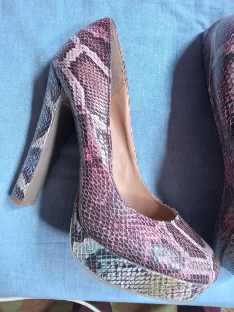Zapatos de tacón alto con diseño de serpiente y ta - 3