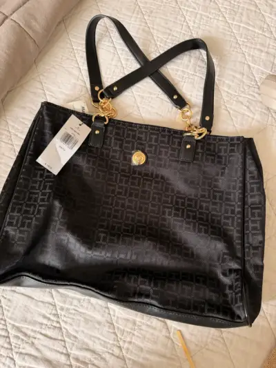 Bolso negro Tommy Hilfiger con diseño elegante - miniatura 2