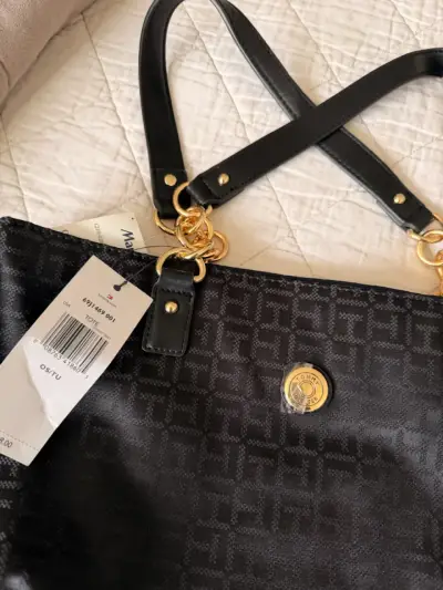 Bolso negro Tommy Hilfiger con diseño elegante - miniatura 3