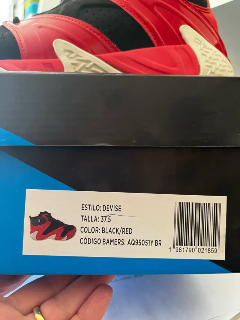 Zapatillas de Básquet Shaq Devisse Rojas y Negras Talla 37.5 - 3