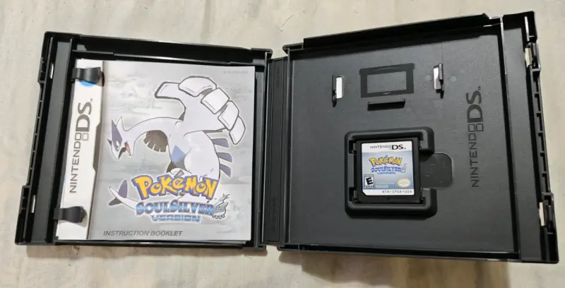 Nintendo DS Pokemon SoulSilver + Pokewalker - 2