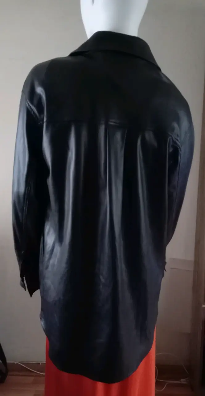 Chaqueta de cuero sintético negra para mujer - 2