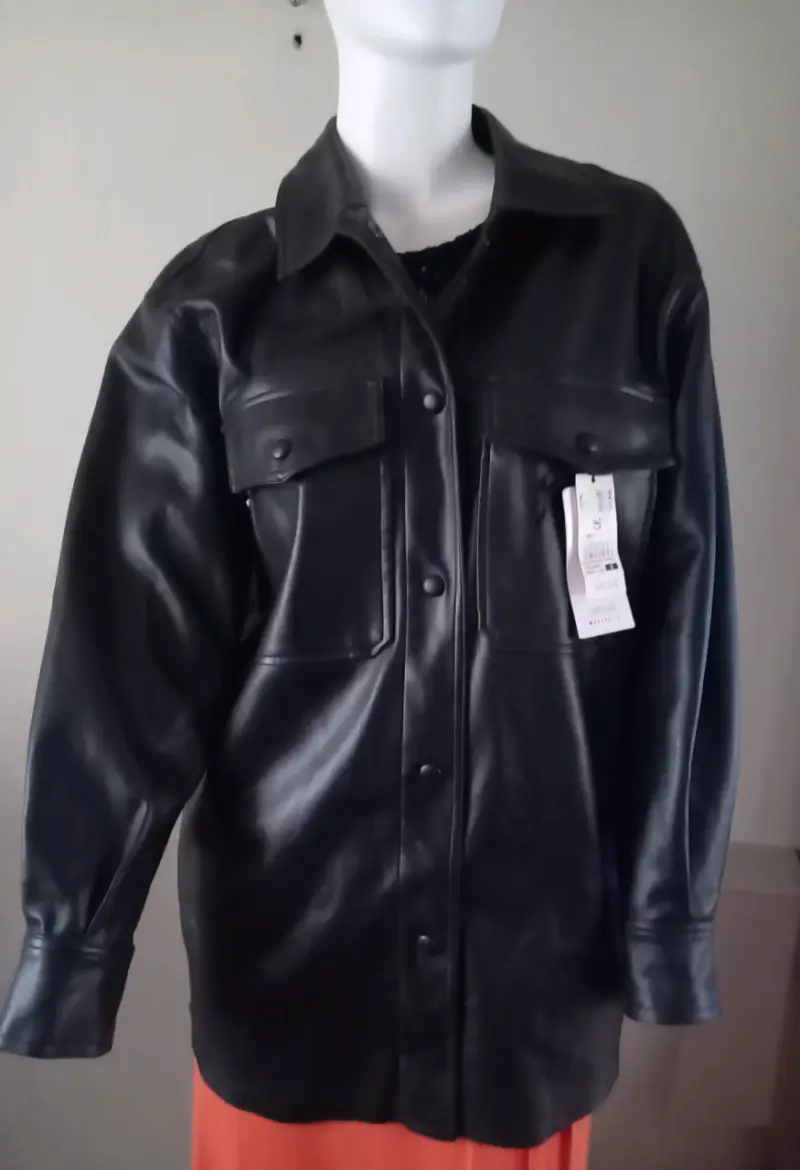Chaqueta de cuero sintético negra para mujer - 6