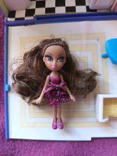 Lil' Bratz House Beauty Case - Maletín Muñeca - miniatura 3