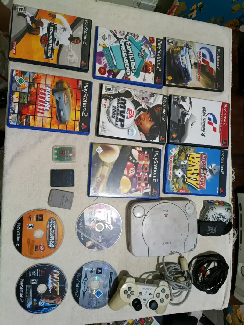 Consola Sony PlayStation 1 con juegos y accesorios - 1