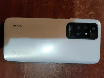 Smartphone Redmi con cámara cuádruple - miniatura 2