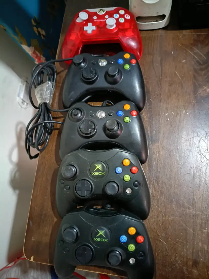 Consola Xbox 360 con juegos y accesorios - 3