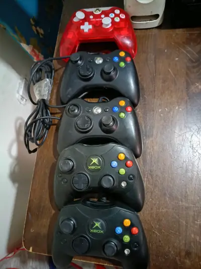 Consola Xbox 360 con juegos y accesorios - miniatura 3