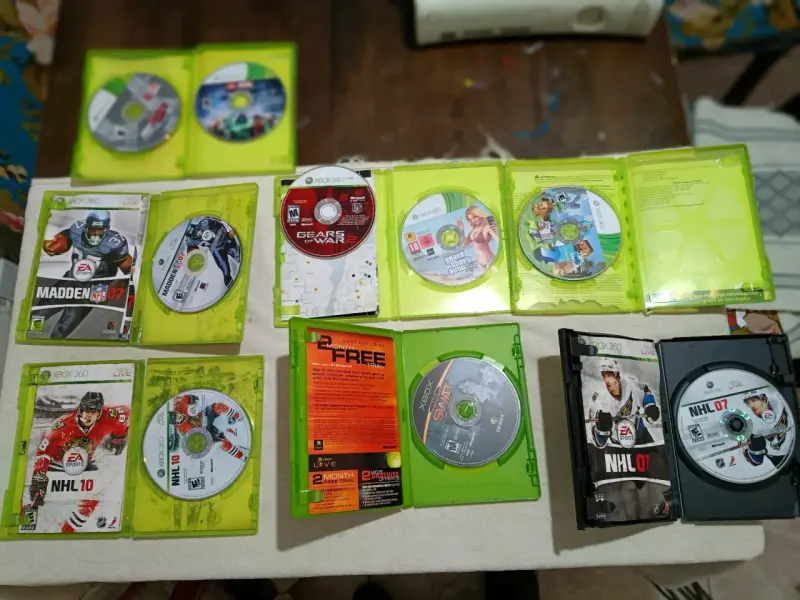 Consola Xbox 360 con juegos y accesorios - 6