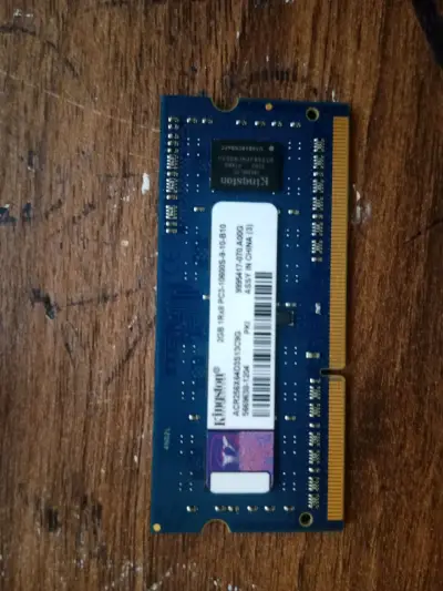 Memoria RAM Kingston 2GB DDR3 para Laptop - miniatura 1