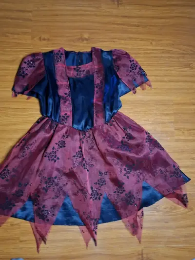 Vestido de disfraz infantil rojo/negro( de bruja) - miniatura 1