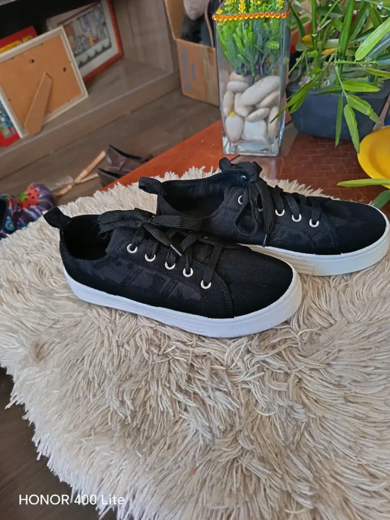 Zapatillas negras casuales para mujer - 2