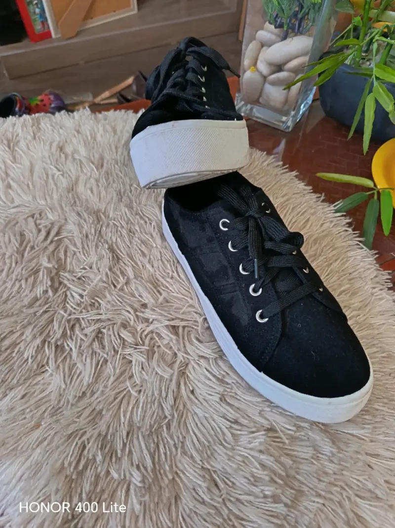 Zapatillas negras casuales para mujer - 4