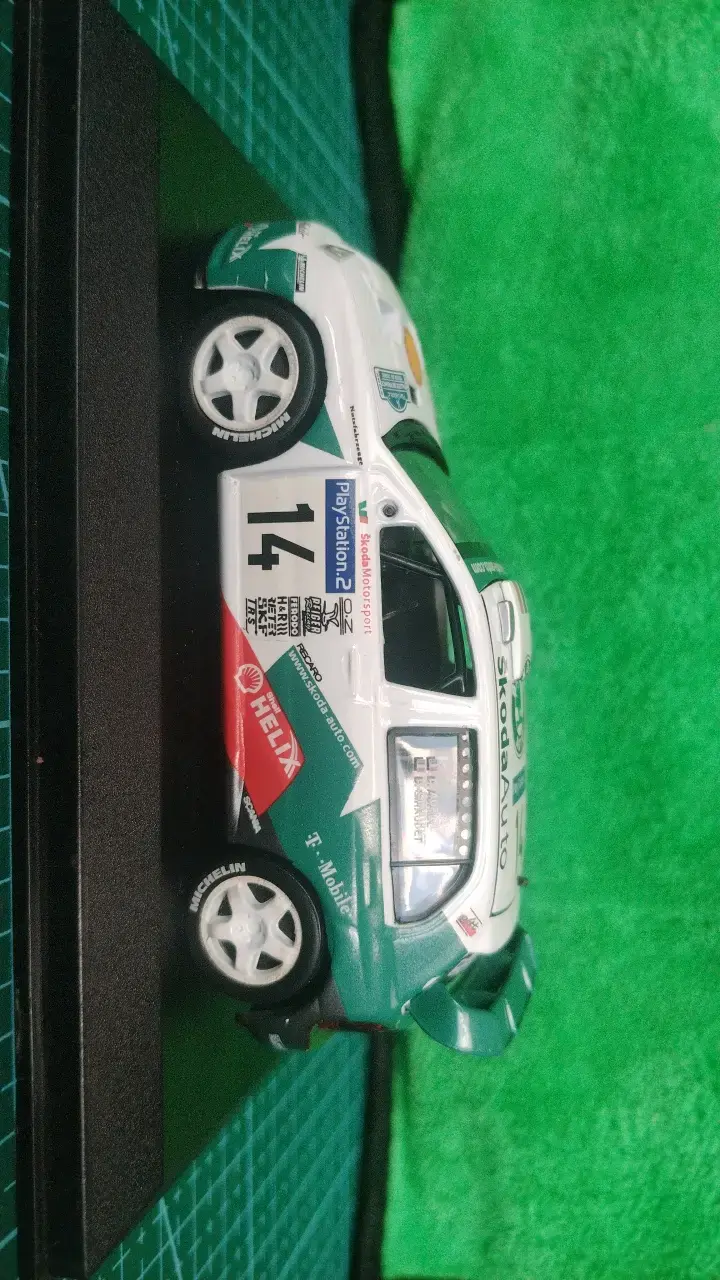 Modelo a escala Skoda Fabia WRC 2003 - 3