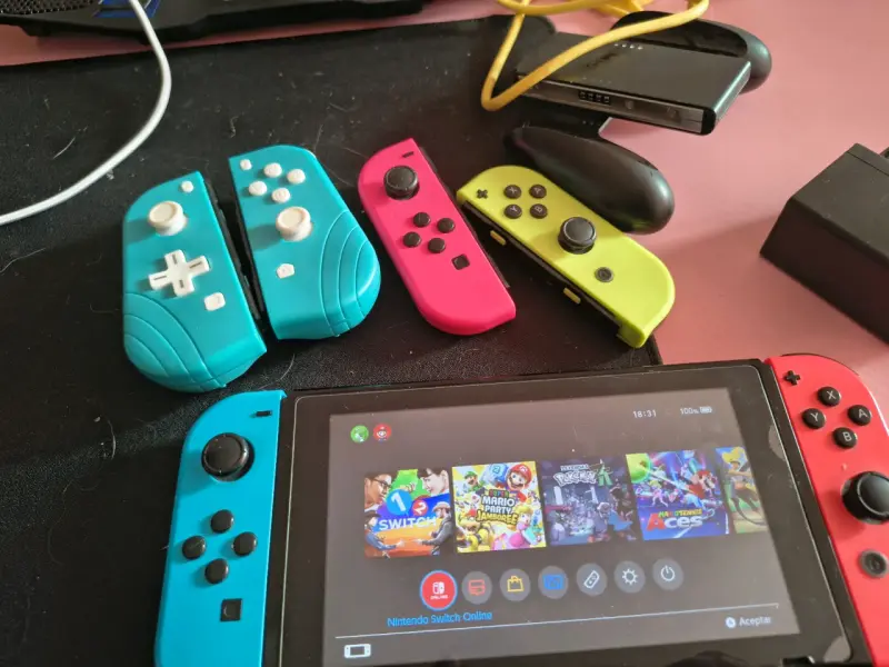 Consola Nintendo Switch desbloqueada + sd 256gb - 3