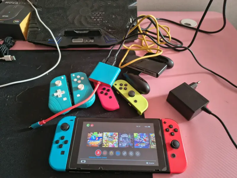 Consola Nintendo Switch desbloqueada + sd 256gb - 4