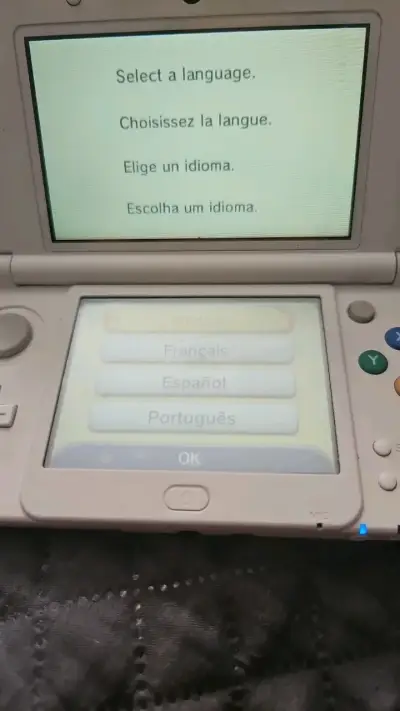 Consola New Nintendo 3DS con 2 juegos y cargador - miniatura 2