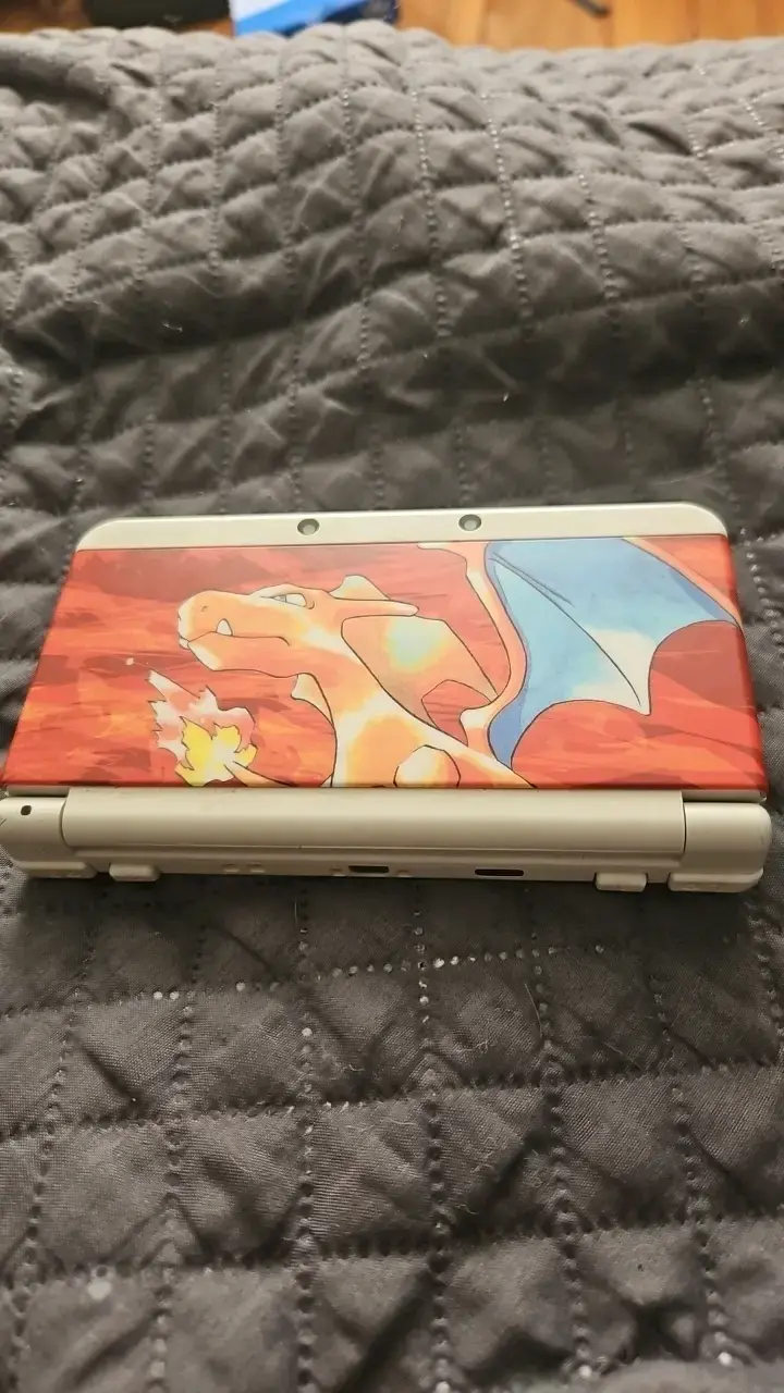 Consola New Nintendo 3DS con 2 juegos y cargador - 3