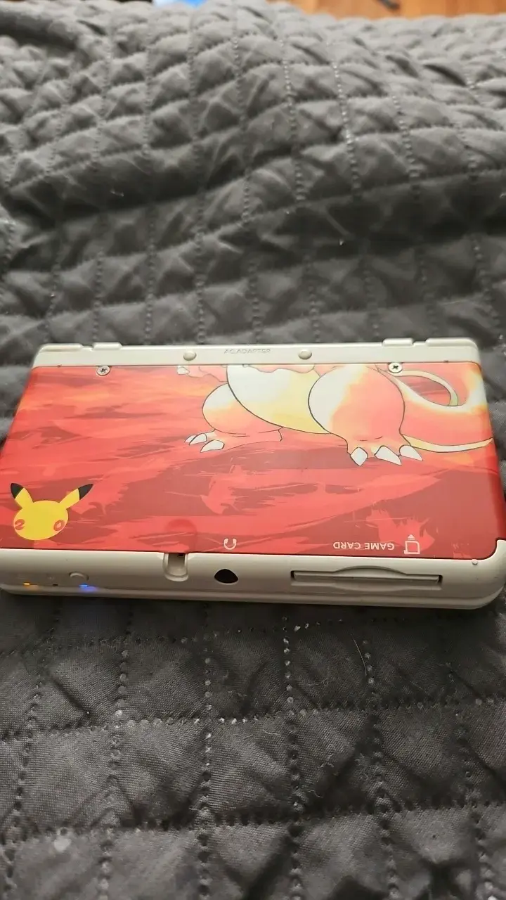Consola New Nintendo 3DS con 2 juegos y cargador - 4