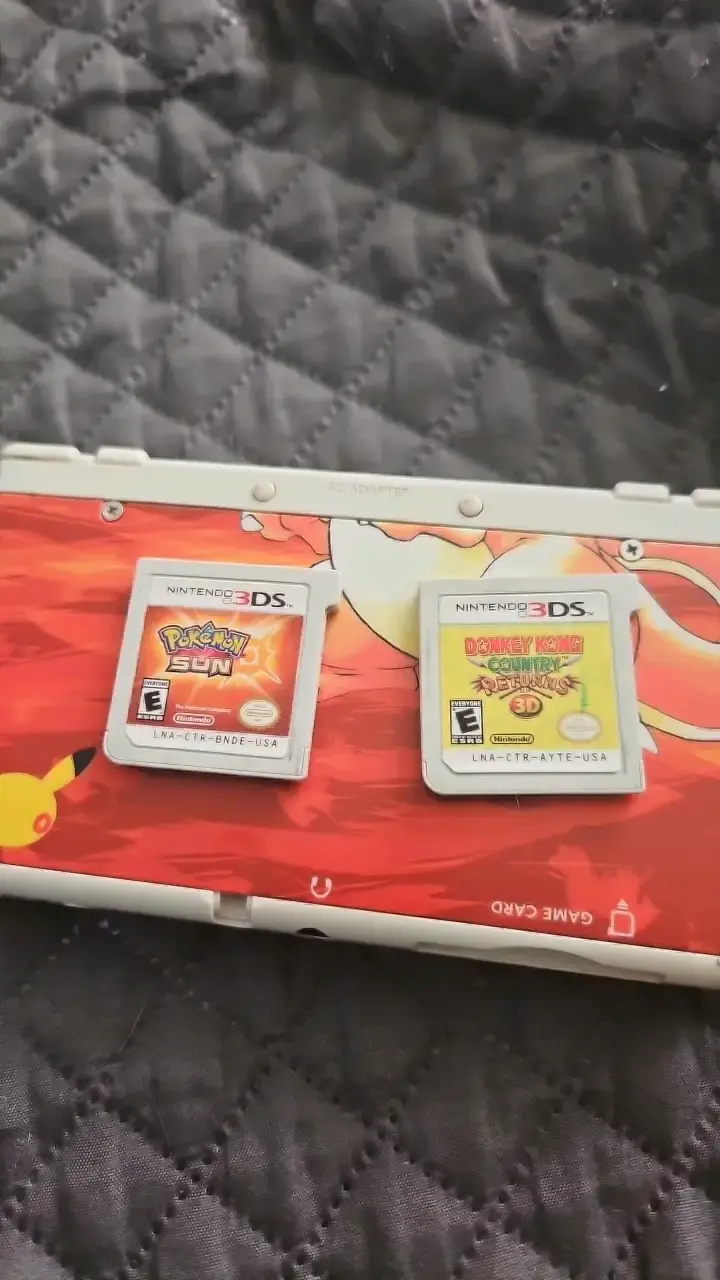 Consola New Nintendo 3DS con 2 juegos y cargador - 5