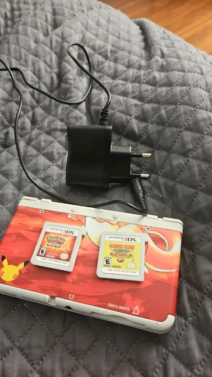 Consola New Nintendo 3DS con 2 juegos y cargador - 6