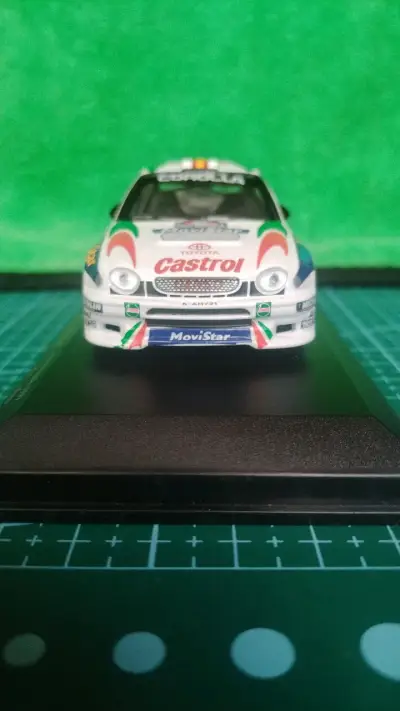Modelo a escala Toyota Corolla WRC 1999 - miniatura 2