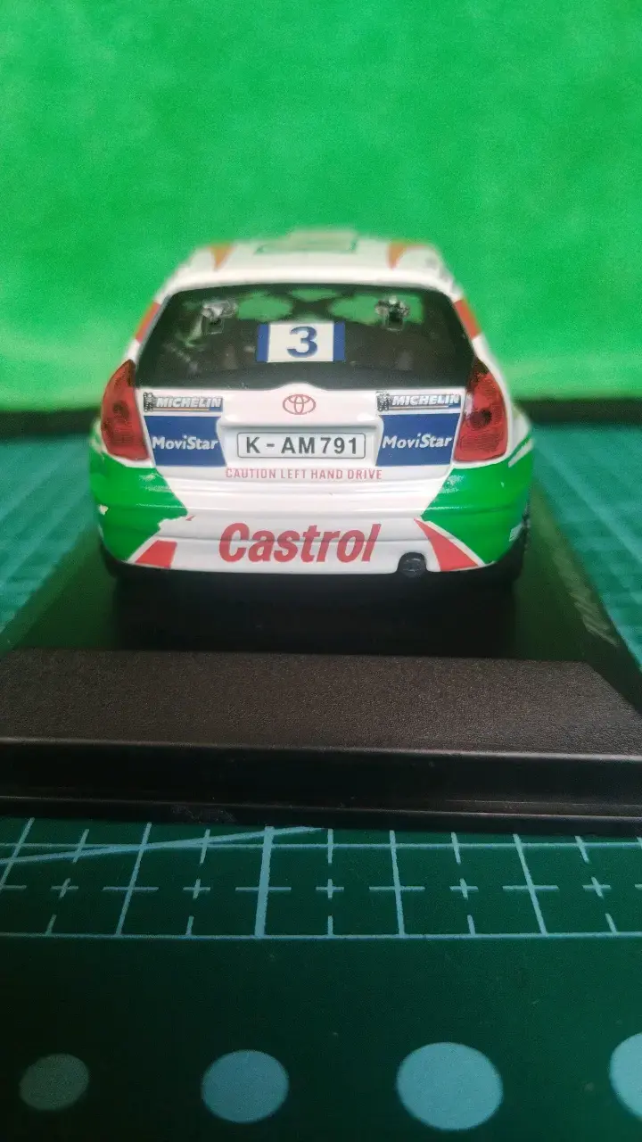 Modelo a escala Toyota Corolla WRC 1999 - 4
