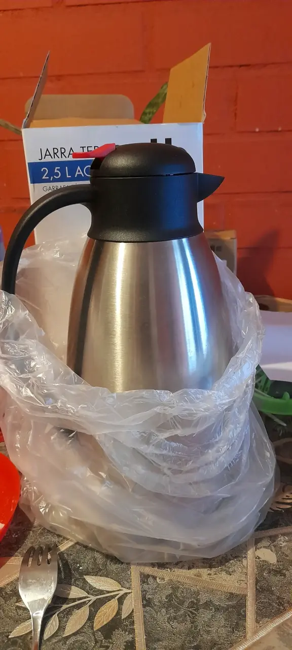 Jarra termo de acero inoxidable 2.5L - 1