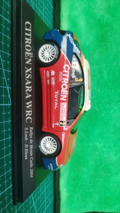 Modelo a escala Toyota Corolla WRC 1999 - miniatura 1