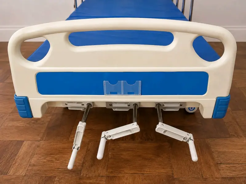 Cama clínica ajustable FirstCare con barandas - 5