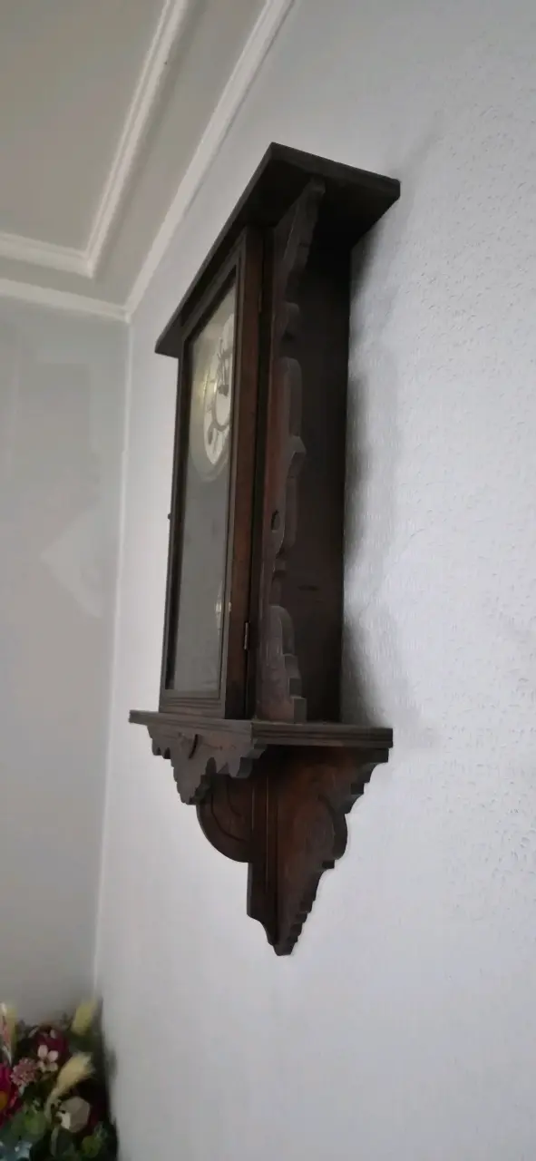 Reloj de pared antiguo de madera con péndulo - 2