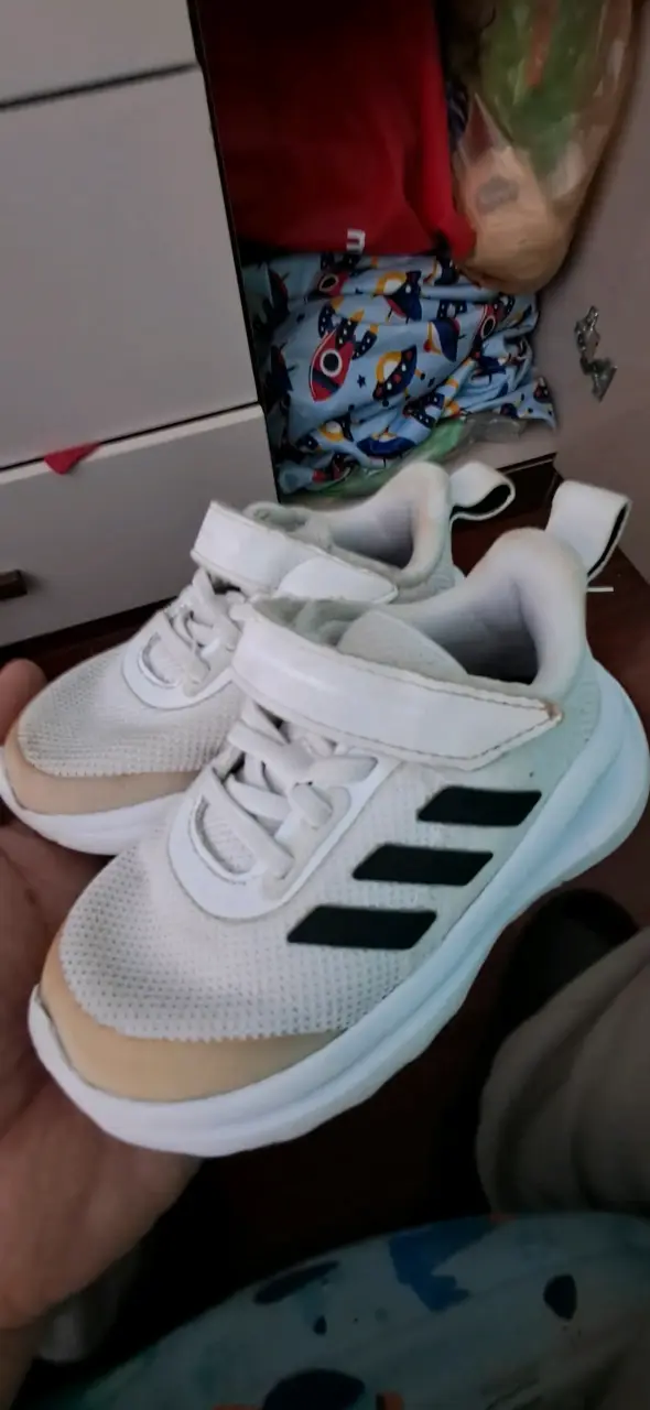 Zapatillas deportivas blancas para niños