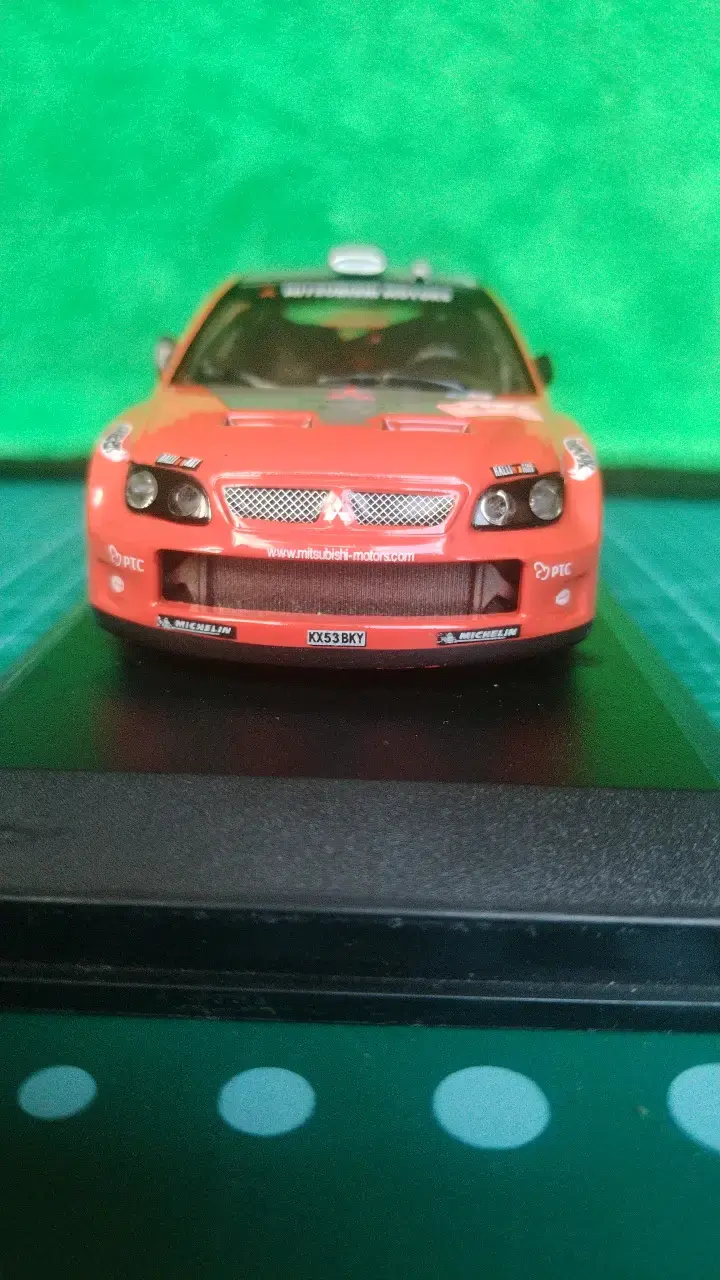 Modelo a escala Mitsubishi Lancer WRC 2004 - 2