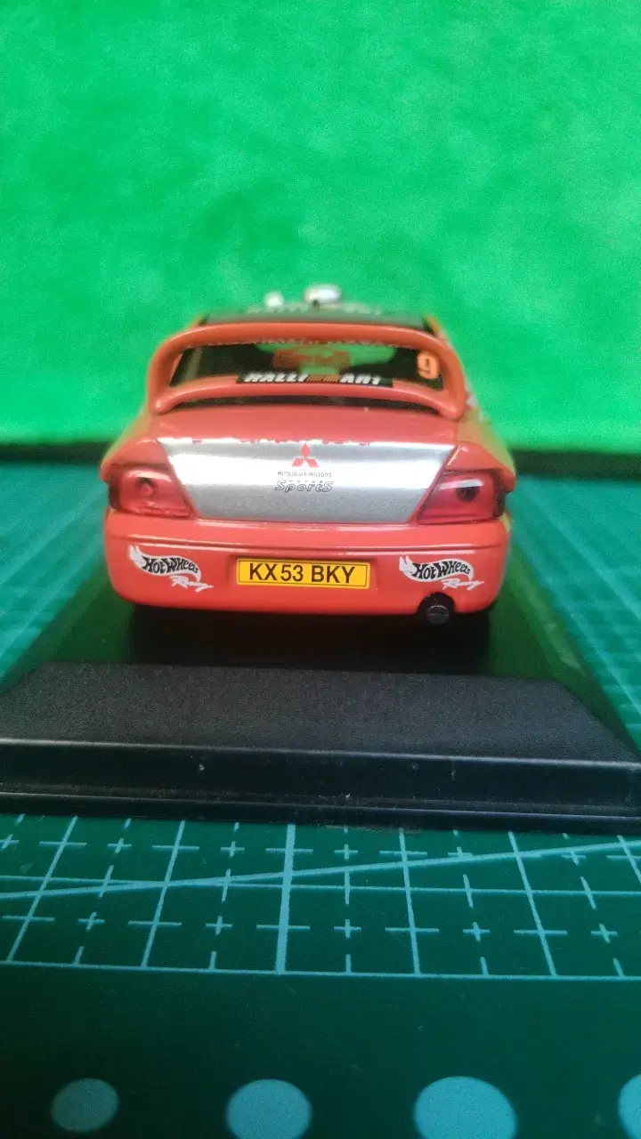 Modelo a escala Mitsubishi Lancer WRC 2004 - 4