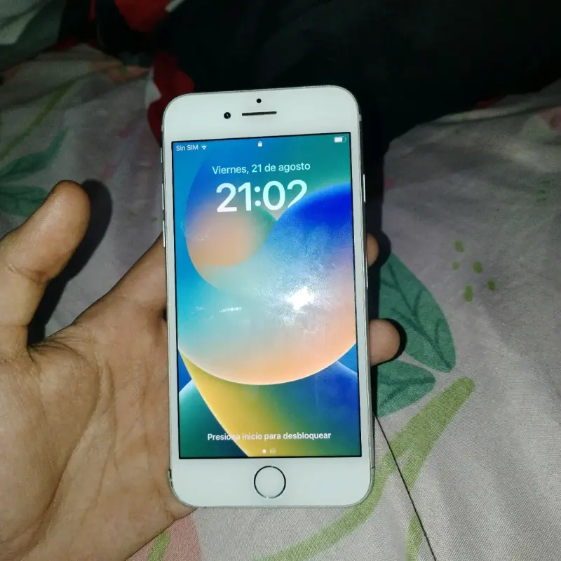 iPhone 8 en buen estado color blanco - 2
