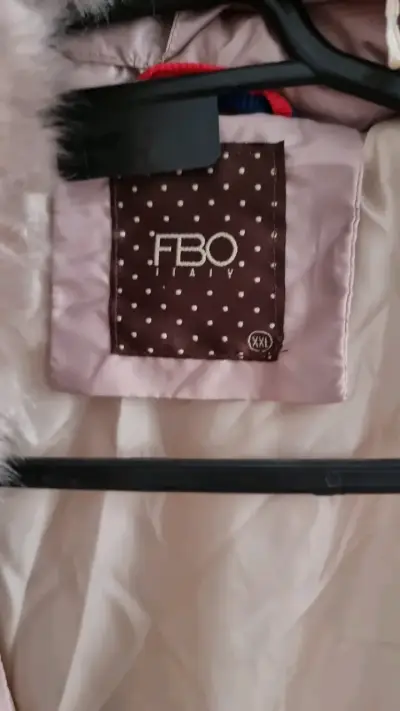 Chaqueta acolchada rosa con cuello de piel FBO - miniatura 2
