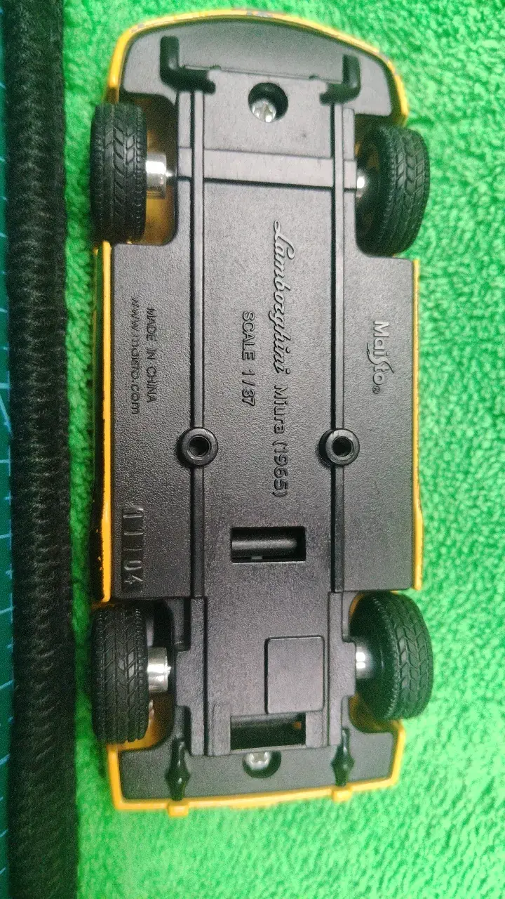 Auto de Juguete Deportivo Amarillo - 6