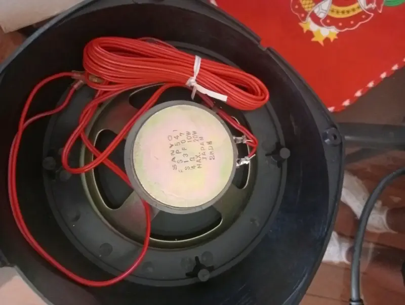 Parlantes Sanyo para auto en buen estado - 2