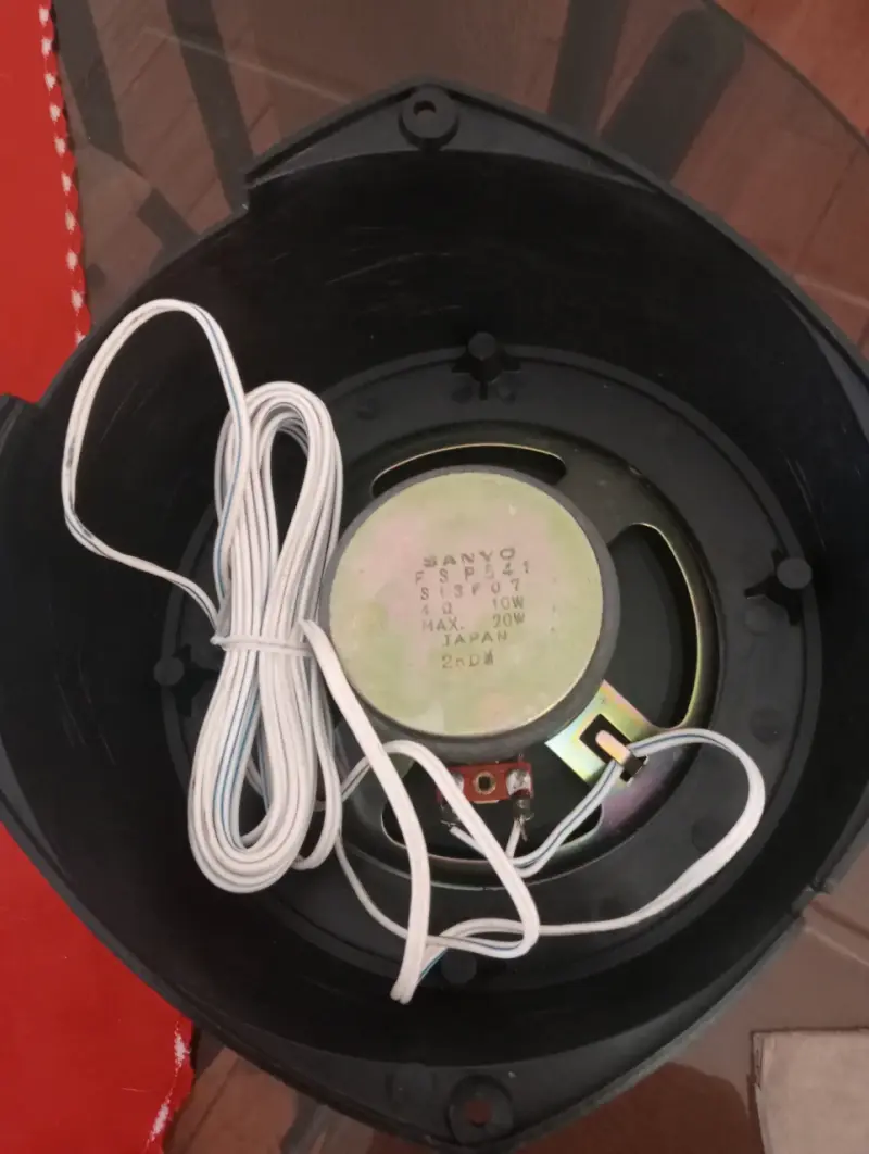 Parlantes Sanyo para auto en buen estado - 3