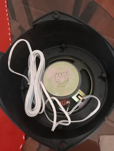 Parlantes Sanyo para auto en buen estado - miniatura 3