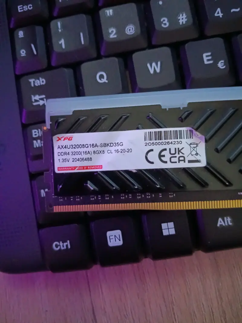 Memoria RAM XPG DDR4 8GB 3200MHz - 1