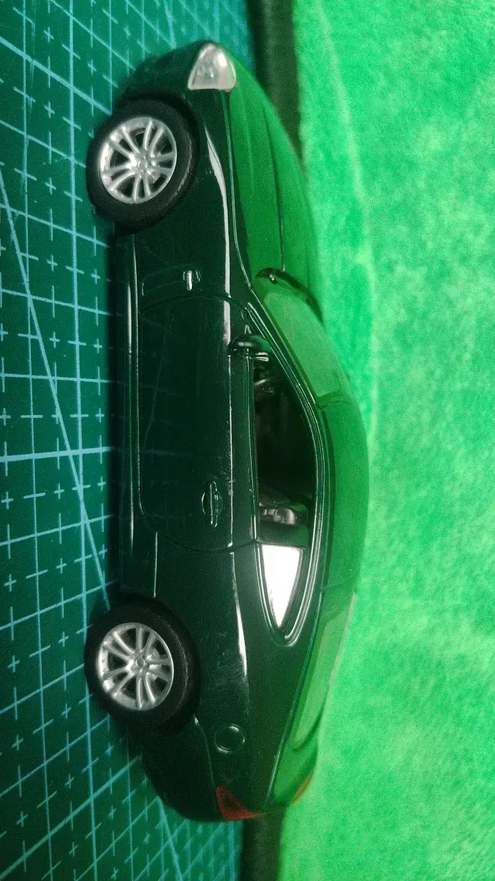 Modelo a escala Jaguar XK verde oscuro - 3