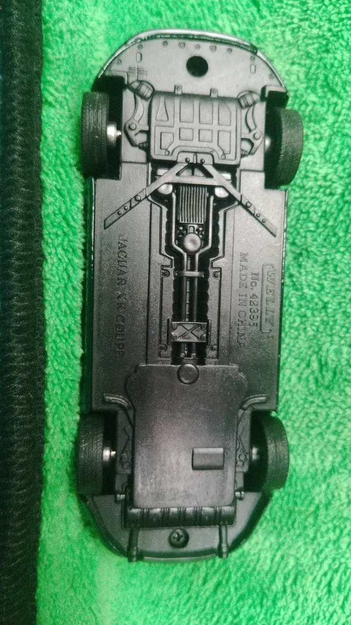 Modelo a escala Jaguar XK verde oscuro - 6