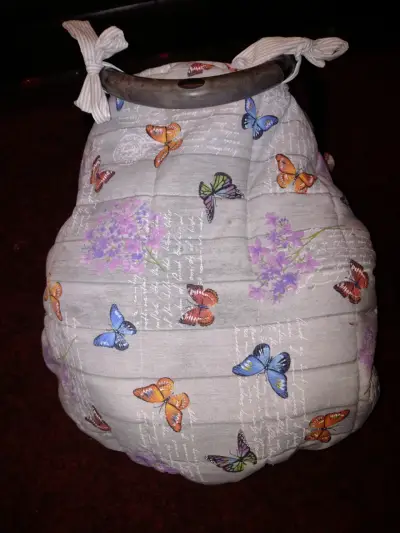 Cubre huevito acolchados  con diseño de mariposas - miniatura 1