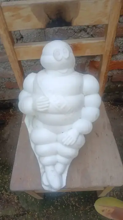 Figura decorativa del muñeco Michelin - miniatura 1
