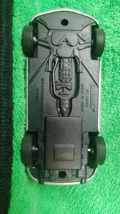 Modelo a escala Mercedes-Benz SLK 350 plateado - miniatura 6