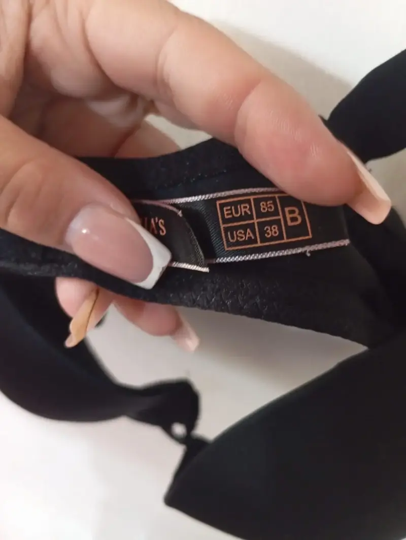 Sostén negro victoria secret talla 38B - 2