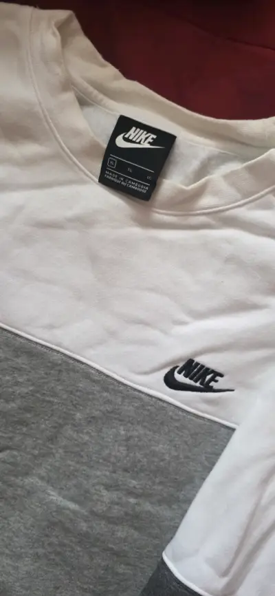 Polerón Nike bicolor gris y blanco - miniatura 2