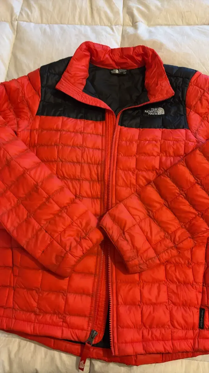Chaqueta acolchada roja The North Face para niño - 3