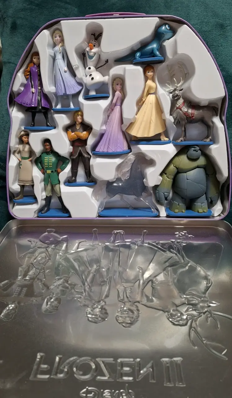Colección Frozen II 12 Figuras,12 Libros,Estuche - 2